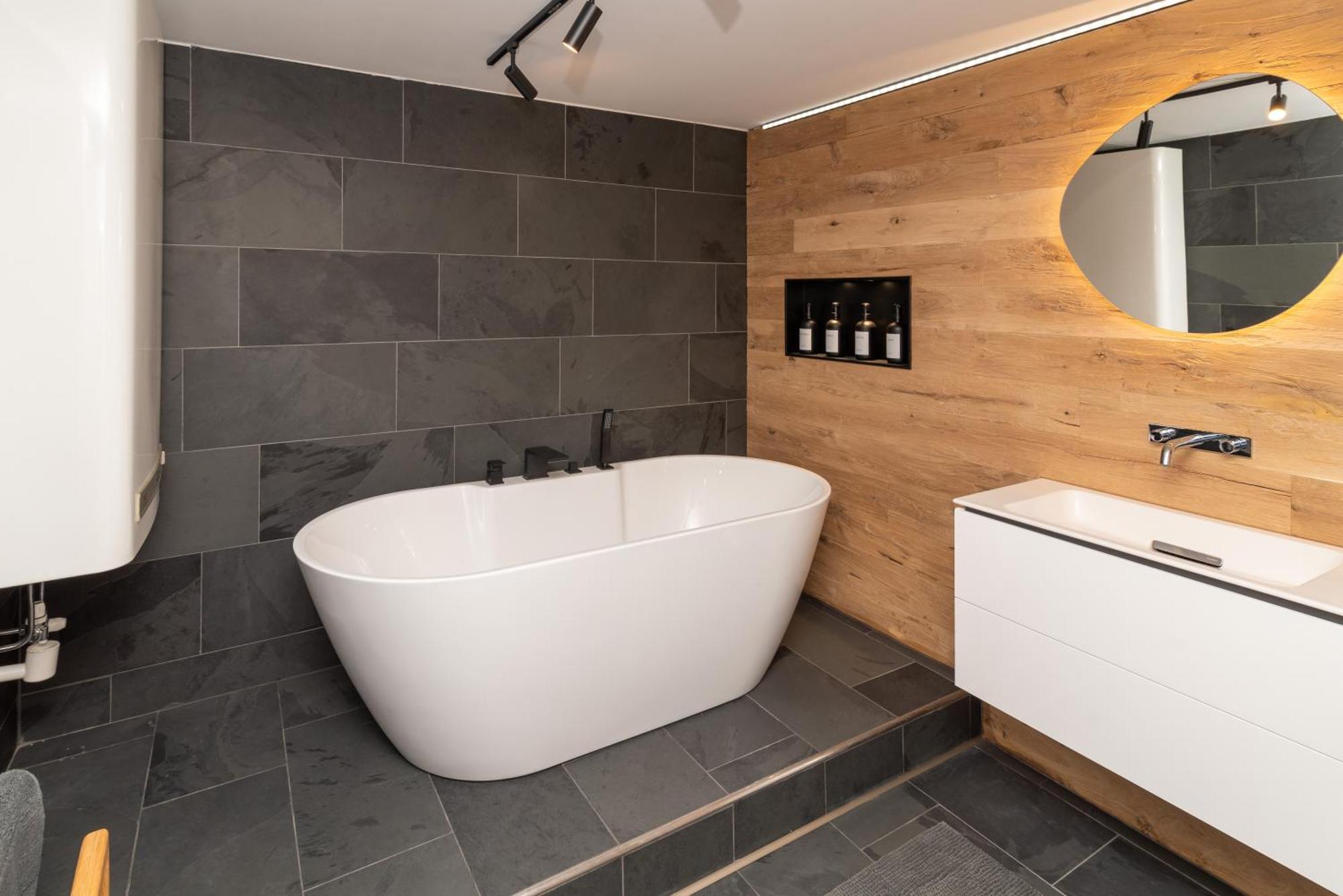 Crimson Cottage Apartments Dornbirn Zewnętrze zdjęcie