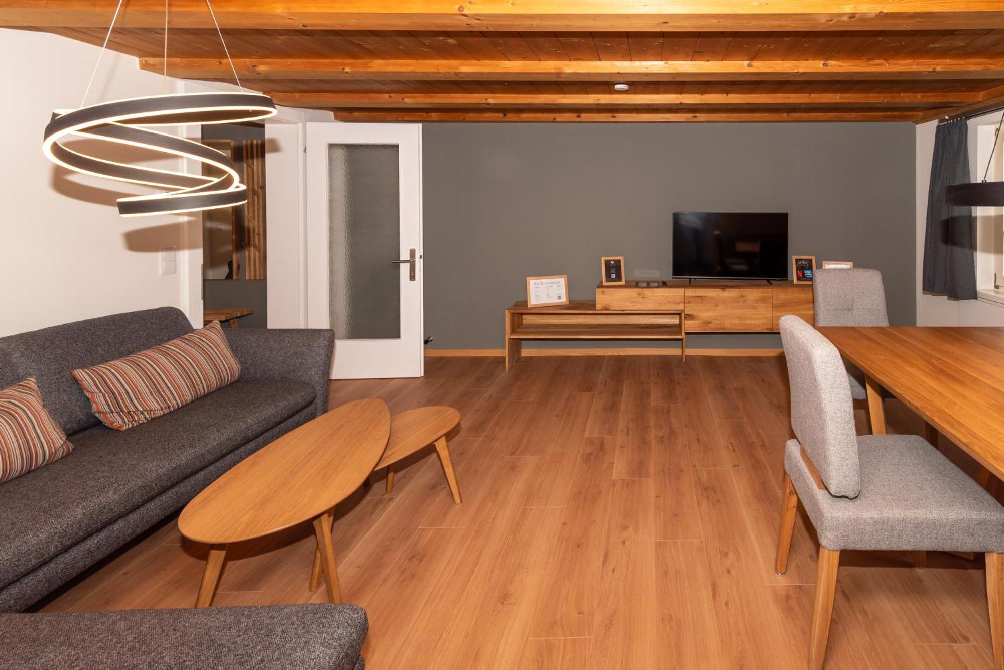 Crimson Cottage Apartments Dornbirn Zewnętrze zdjęcie