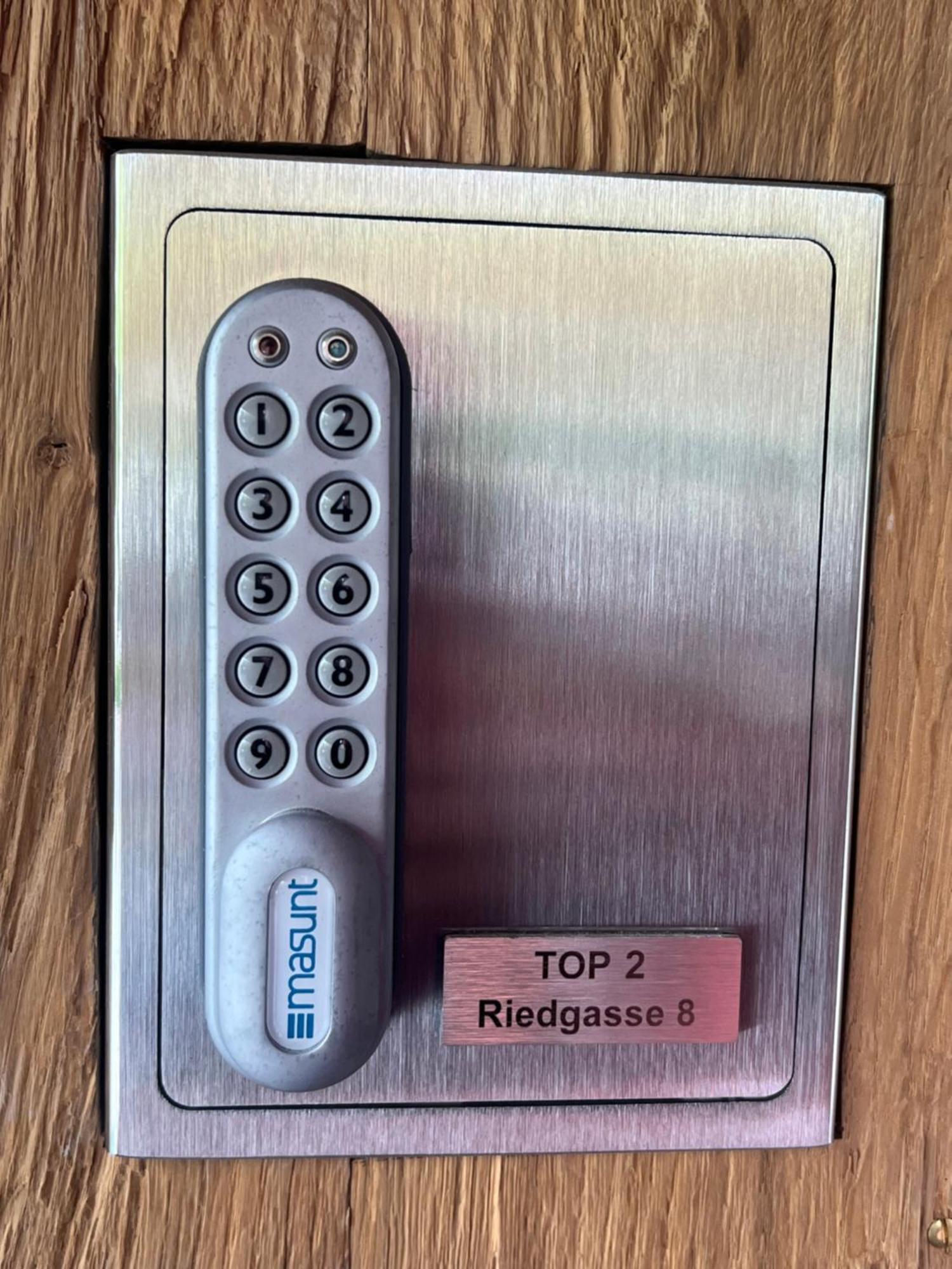 Crimson Cottage Apartments Dornbirn Zewnętrze zdjęcie