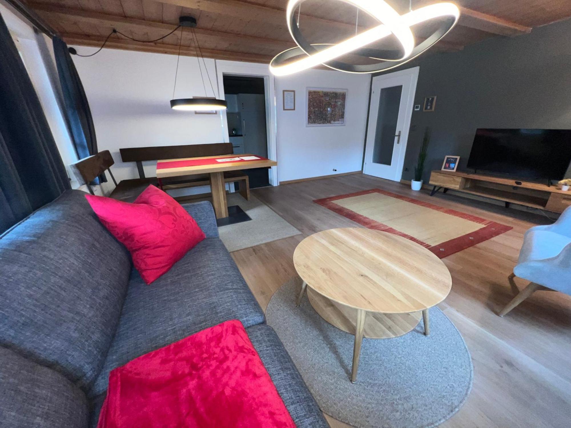 Crimson Cottage Apartments Dornbirn Zewnętrze zdjęcie